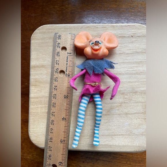 Vintage Happy Mouse Pixie Knee Hugger Christmas Decor w/ Felt and Rubber Face - Picture 11 of 11